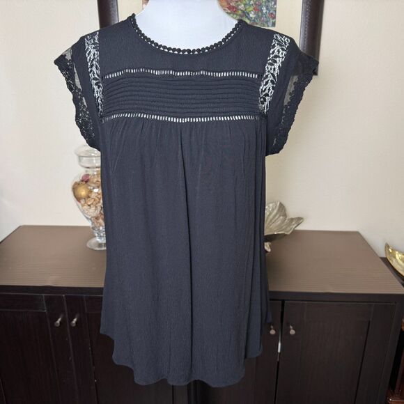 Daniel Rainn Tops - Daniel Rainn Blouse Sz M Black Rayon Ladder Stitch Lace Crochet Cap Sleeves